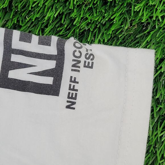 Disney Mickey-Mouse Shirt Womens Medium 19x25 NEFF White - Picture 3 of 13